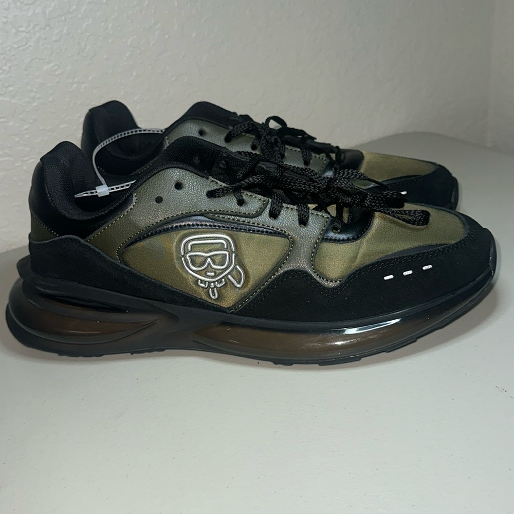 KARL LAGERFELD BERNE SPORTS NEW, size 11.5M, very comfy, last one!
